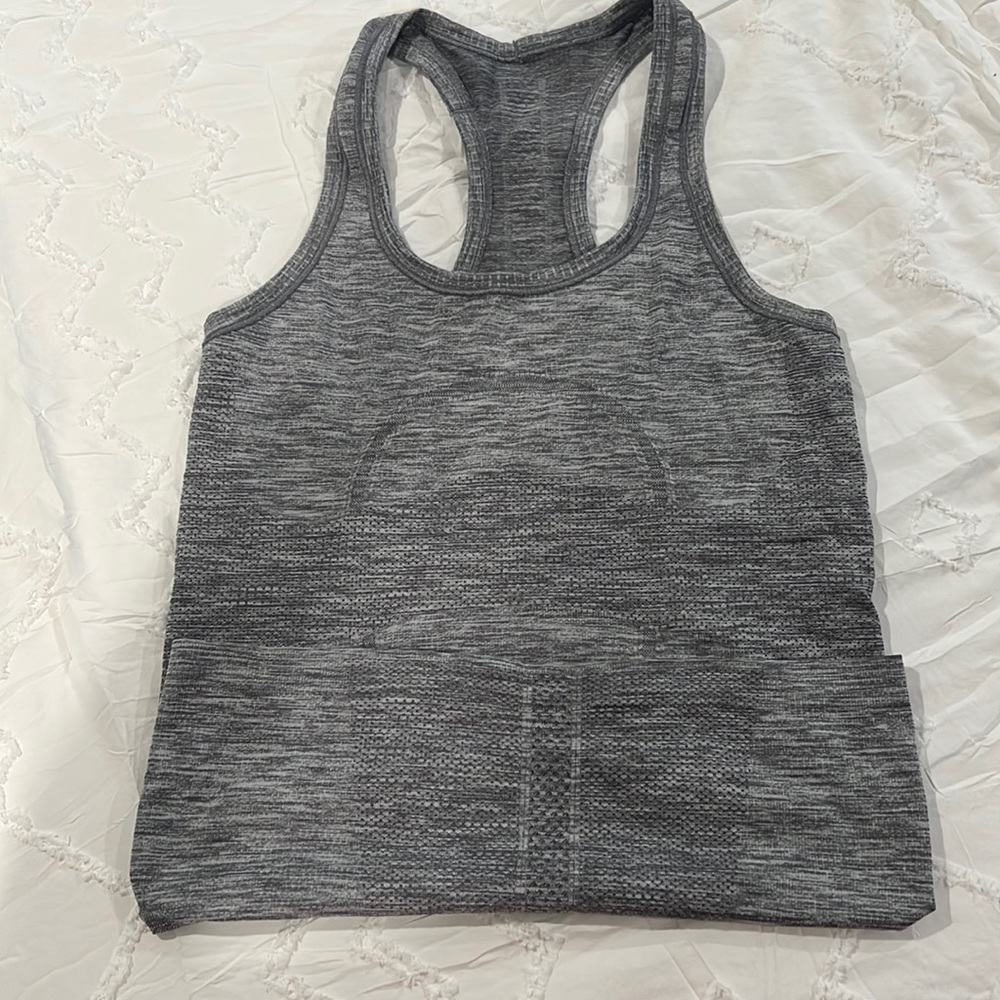 Lululemon tank !